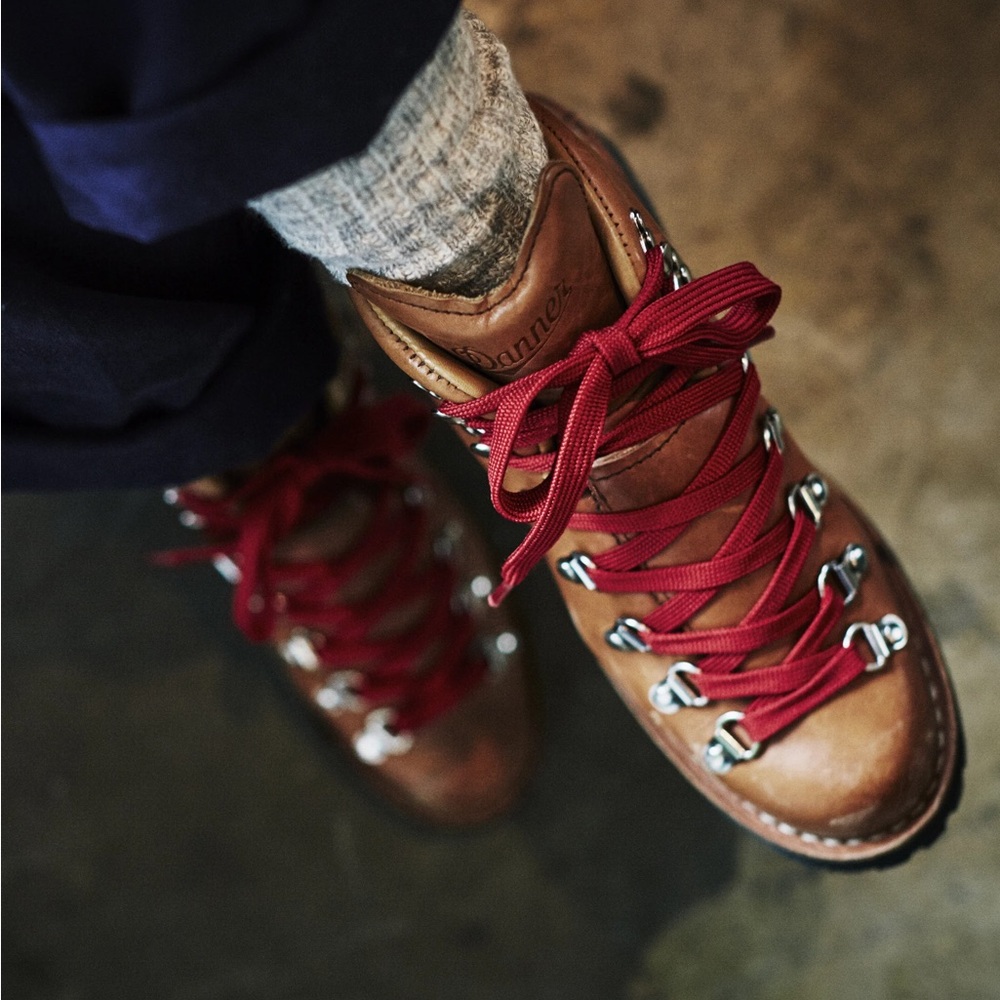 6.5 Danner Mountain Light Cascade with Red Laces, Almost New - Picture 3 of 9